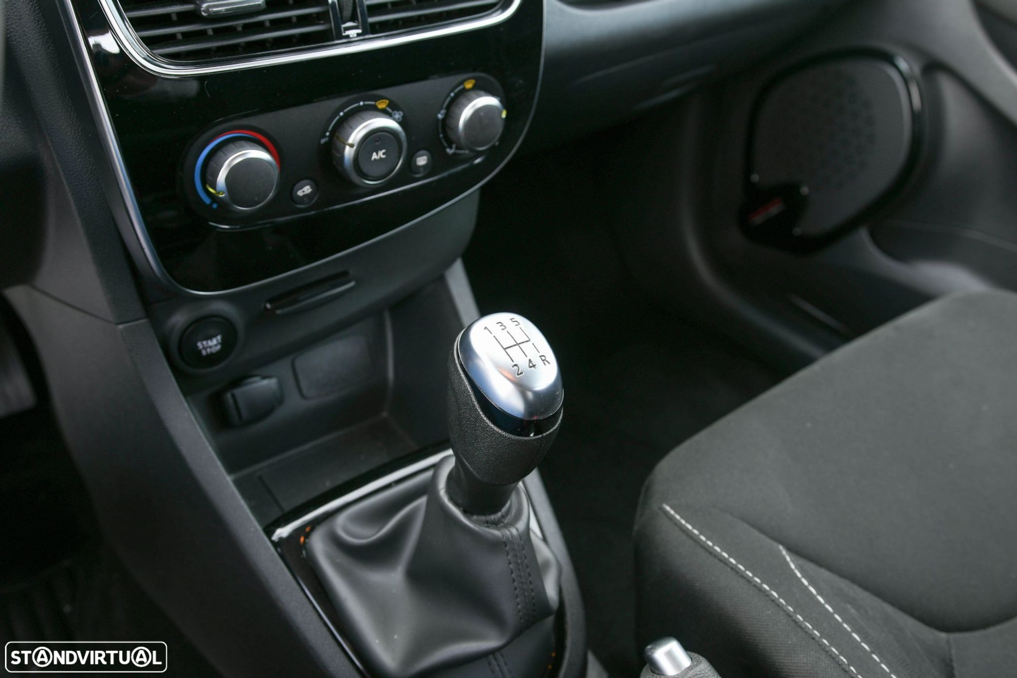 Renault Clio 0.9 TCe Limited - 24