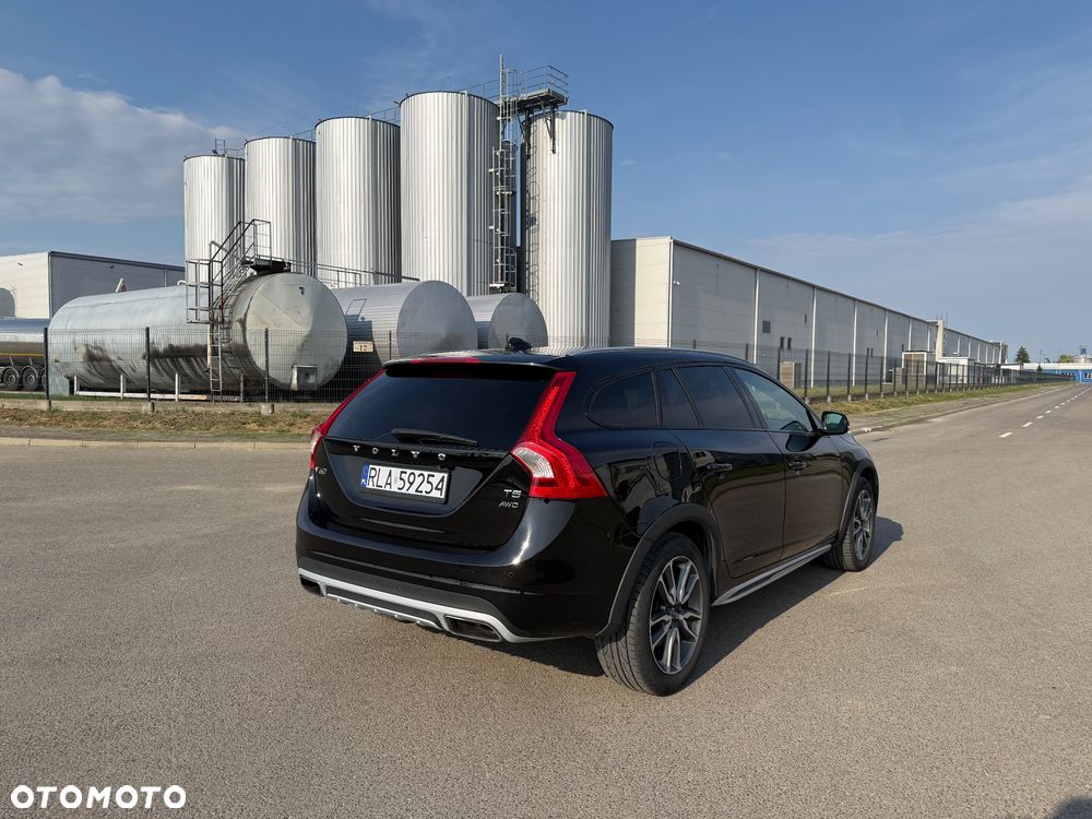 Volvo V60 Cross Country - 8