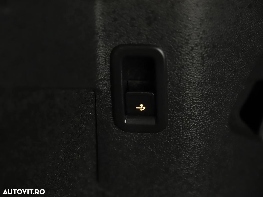 Volkswagen Golf 1.5 eTSI ACT DSG MHEV Style - 26