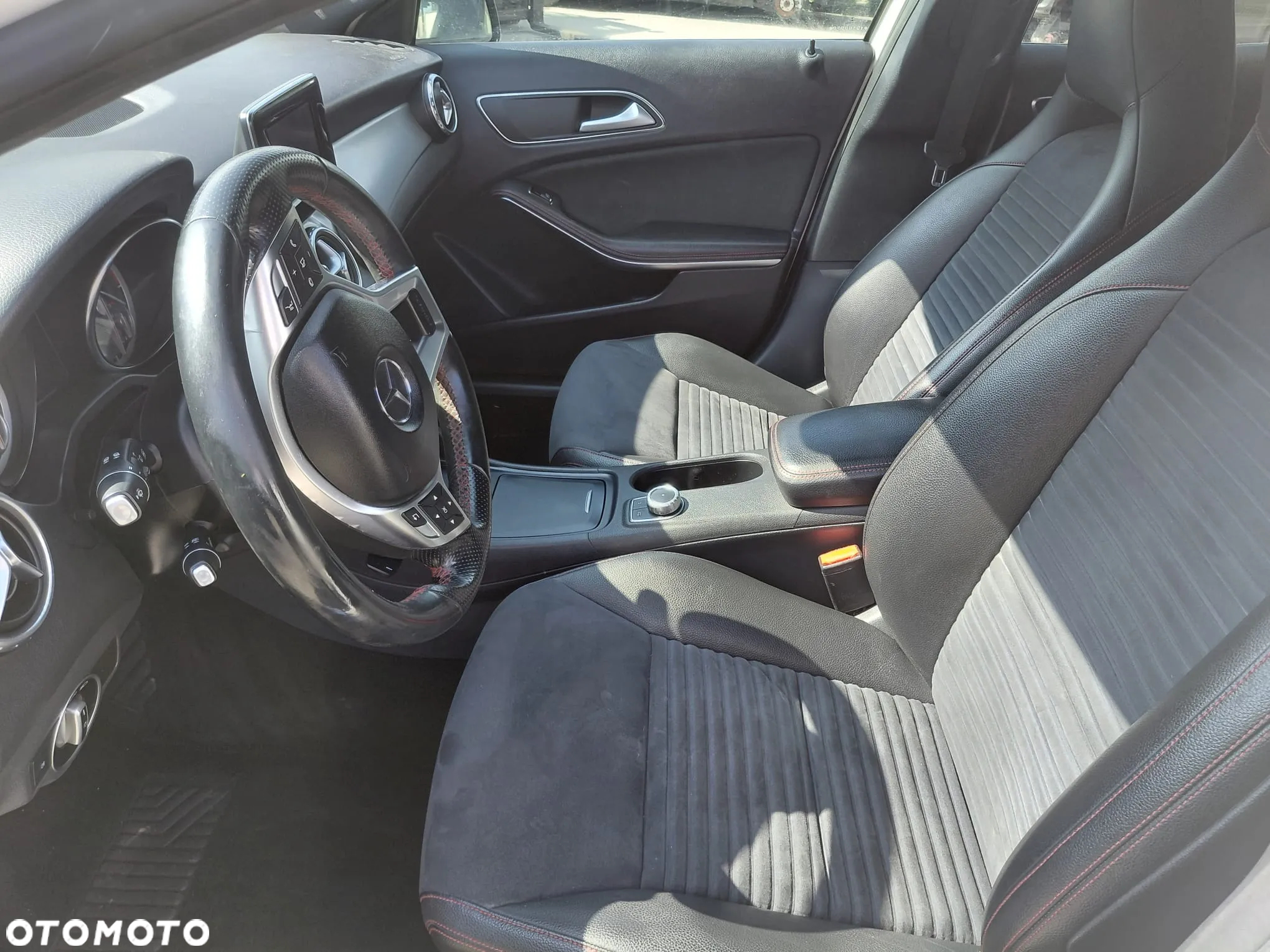 Mercedes-Benz GLA - 11
