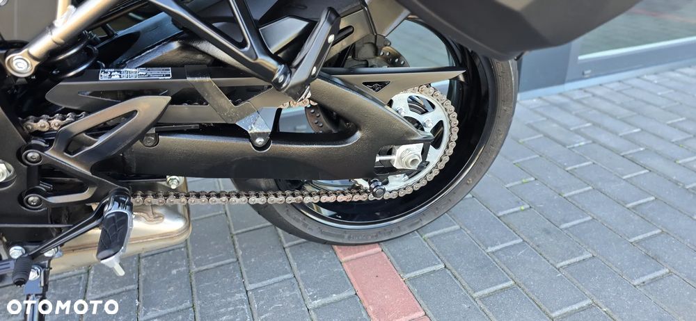 Suzuki GSX - 37