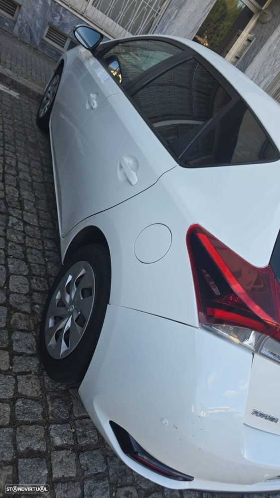 Toyota Auris 1.4 D-4D ACtive - 4