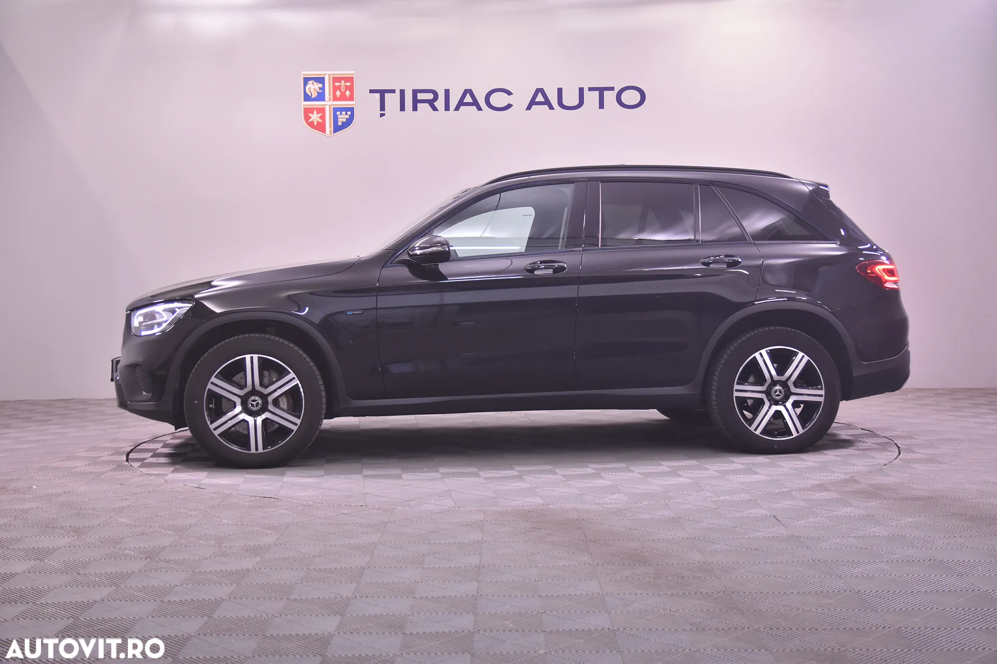 Mercedes-Benz GLC 300 e 4MATIC - 2