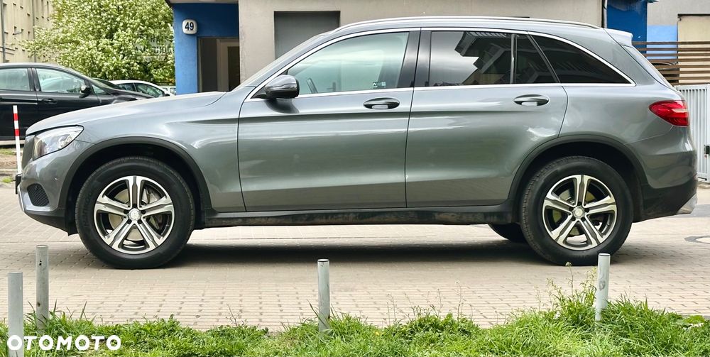 Mercedes-Benz GLC 250 4Matic 9G-TRONIC AMG Line - 8