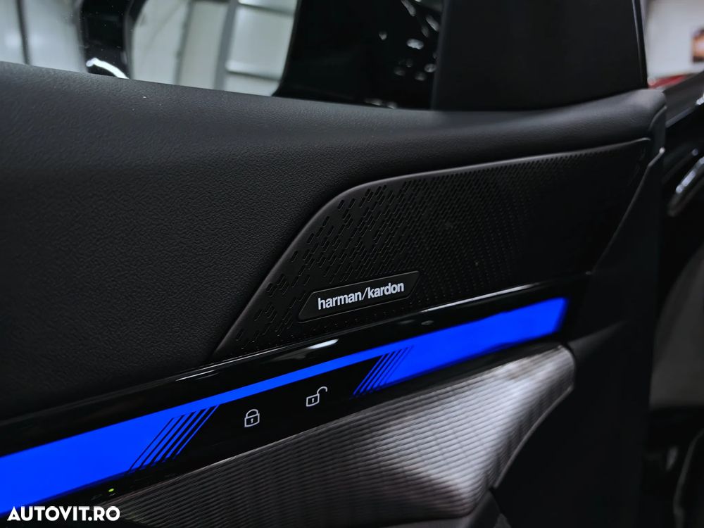 BMW Seria 5 520i AT MHEV - 32