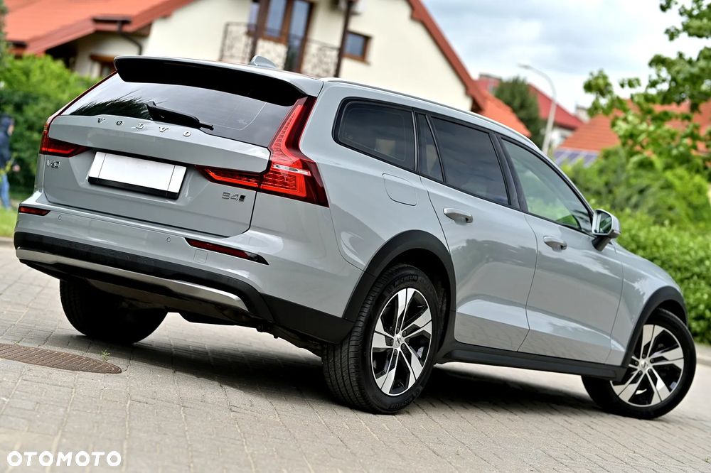 Volvo V60 Cross Country B4 D AWD Plus - 13