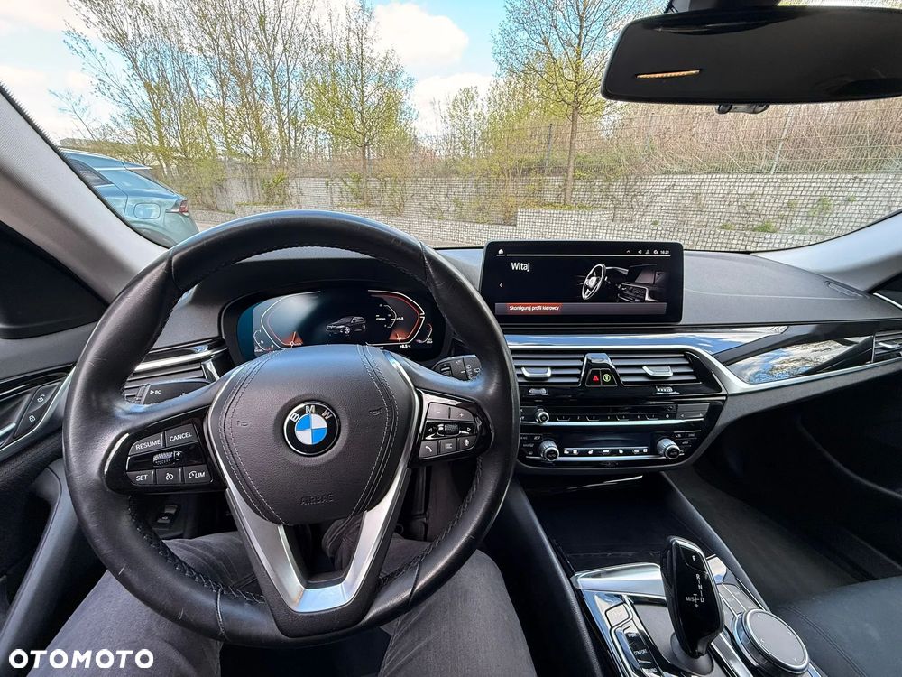 BMW Seria 5 520d xDrive - 10