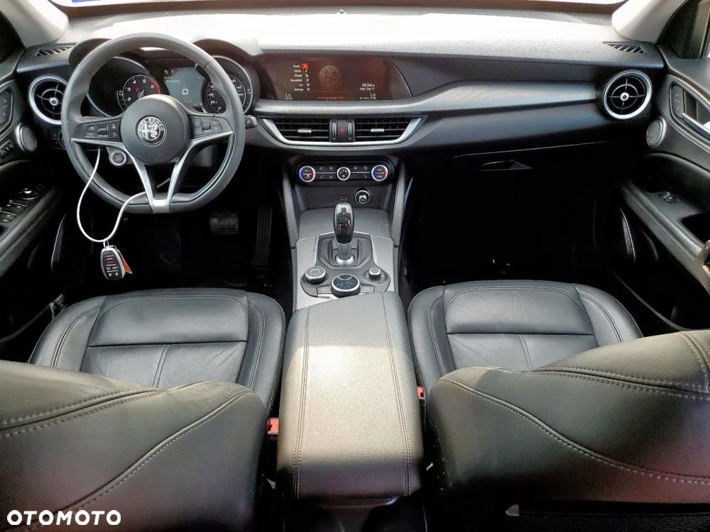 Alfa Romeo Stelvio - 7