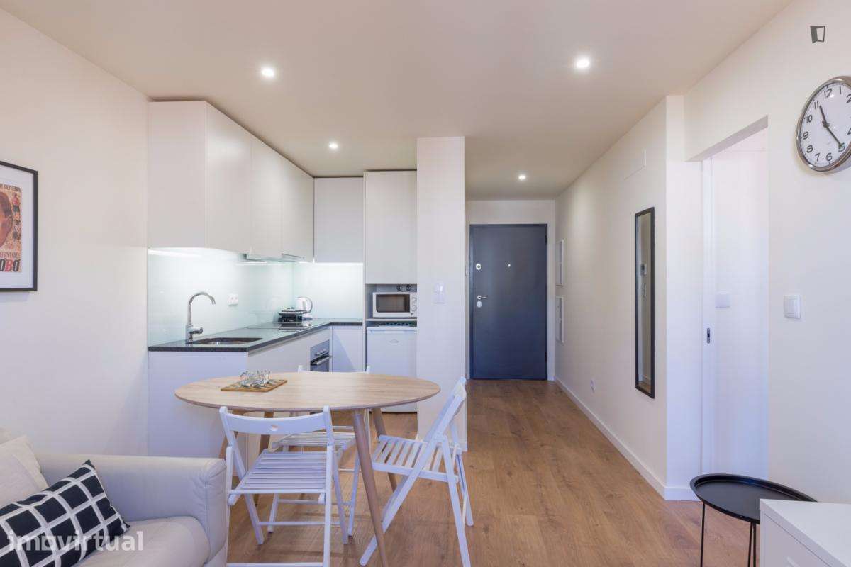 Apartamento com 1 quartos - localizado em Sé Porto - Grande imagem: 4/14