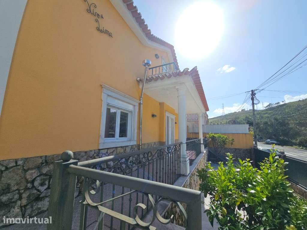 Moradia Isolada T3 de Excelente Construção em Belas, Sintra - 2 Pis... - Grande imagem: 2/41