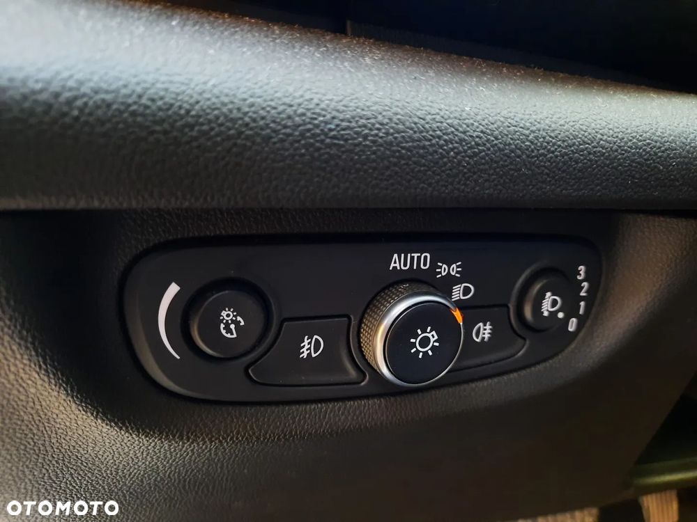 Opel Insignia 1.6 CDTI Innovation S&S - 26