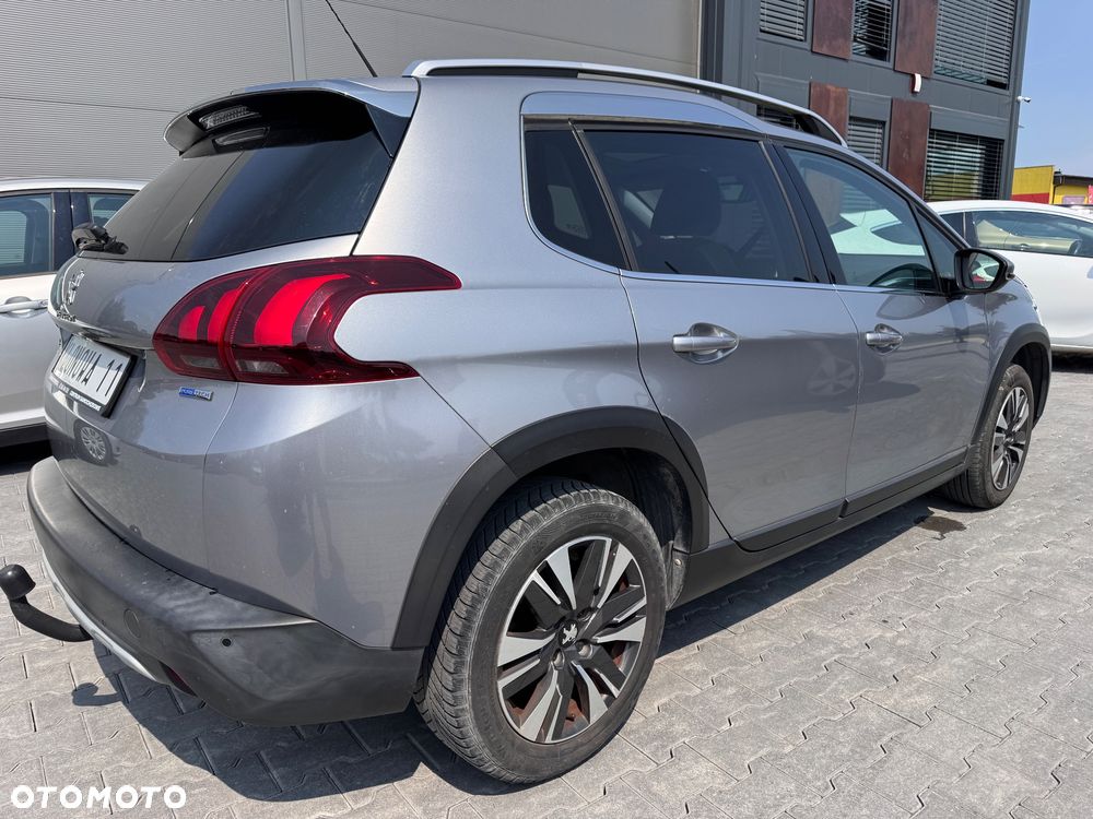 Peugeot 2008 1.2 Pure Tech Allure S&S - 7