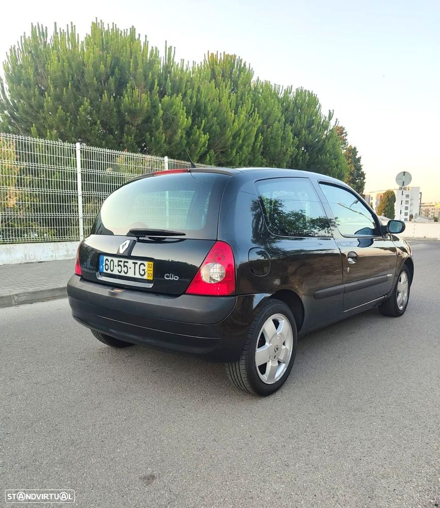 Renault Clio - 7