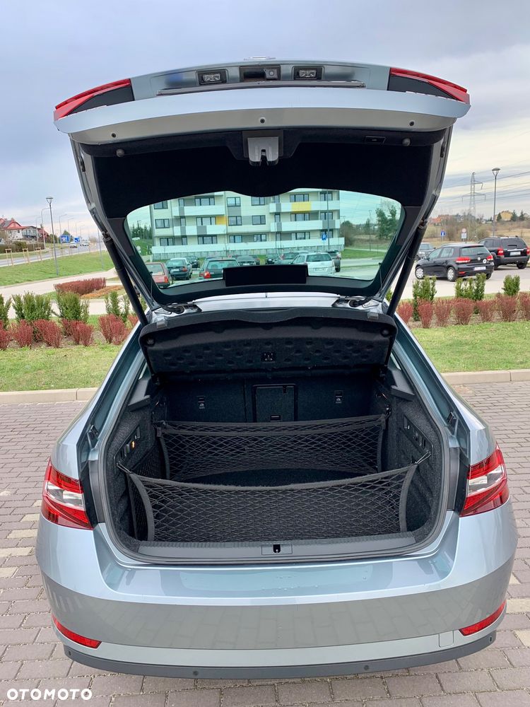 Skoda Superb 2.0 TDI L&K DSG - 9