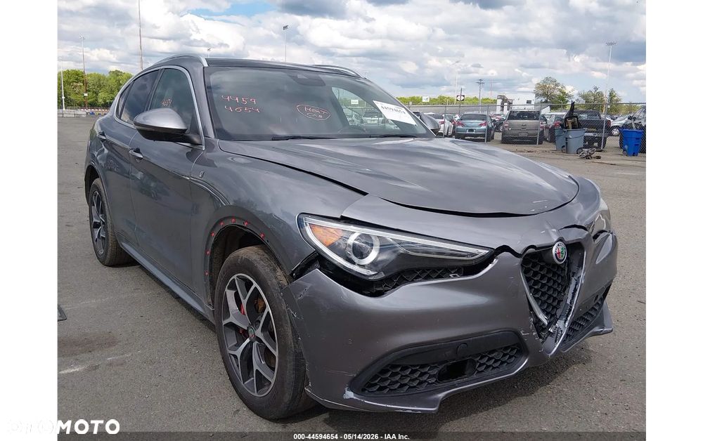 Alfa Romeo Stelvio - 2