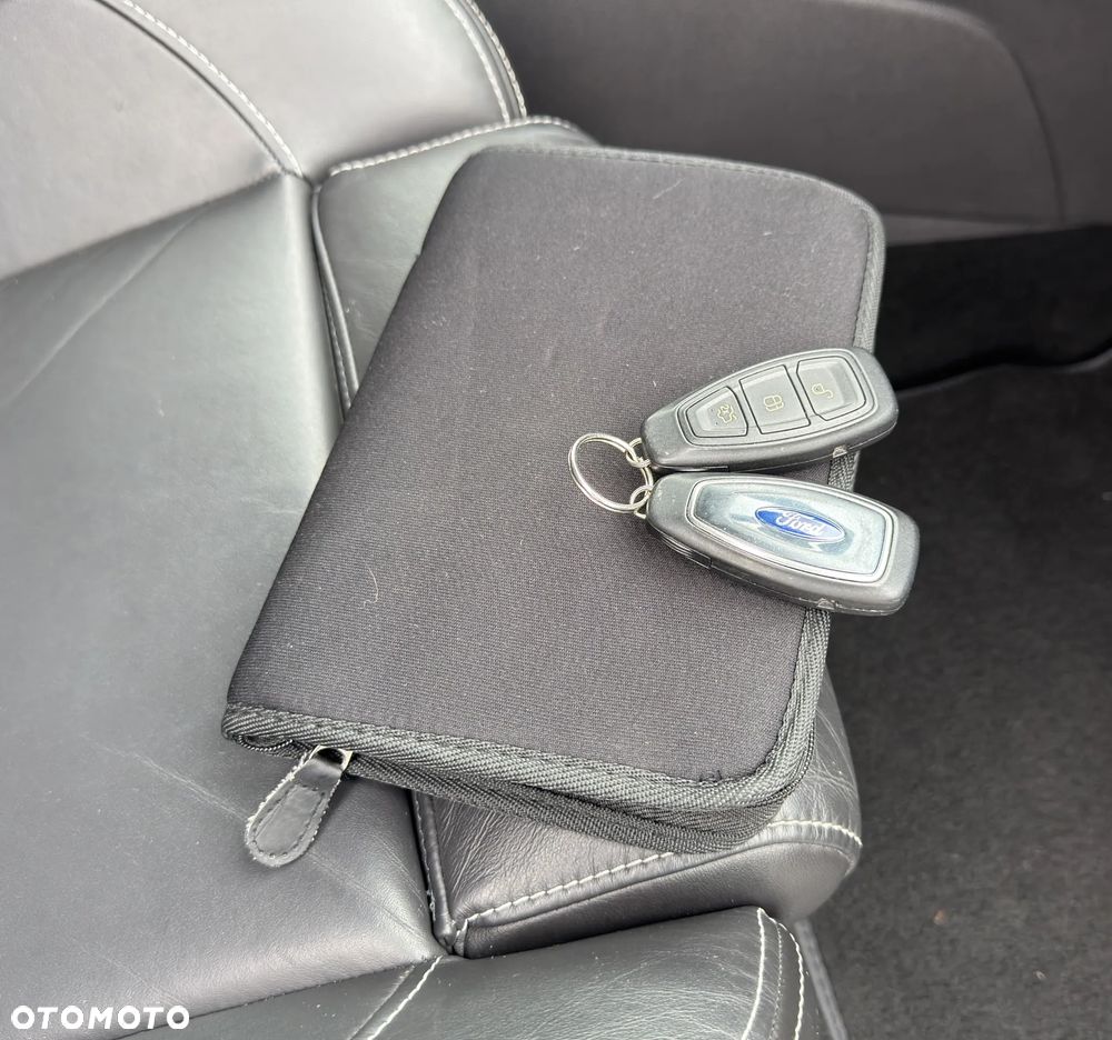 Ford Focus SW 2.0 EcoBoost ST Leather Sport Pack - 32