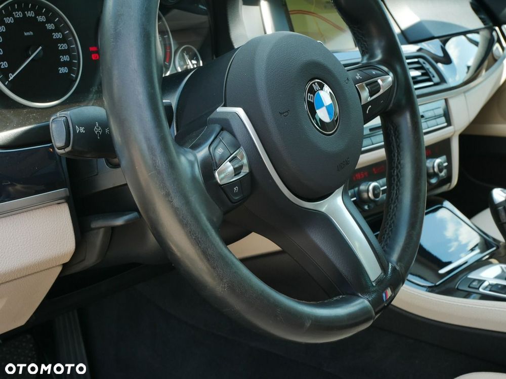 BMW Seria 5 520d xDrive - 17