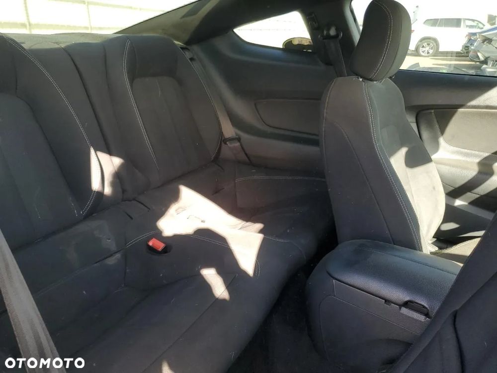 Ford Mustang 5.0 V8 GT - 9