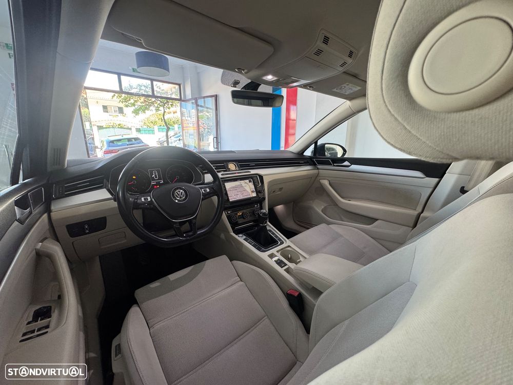 VW Passat 1.6 TDI BlueMotion - 8