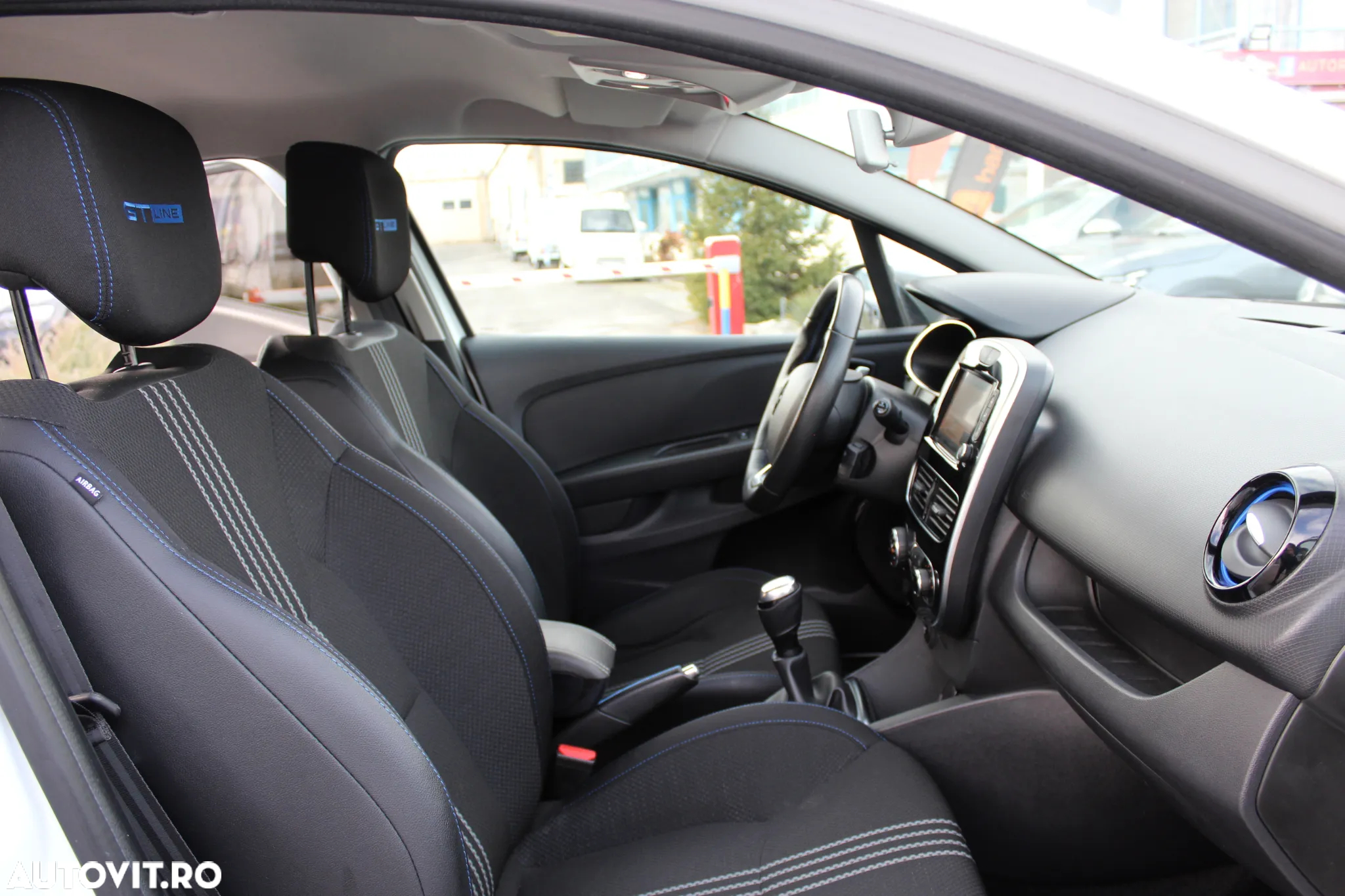 Renault Clio - 11