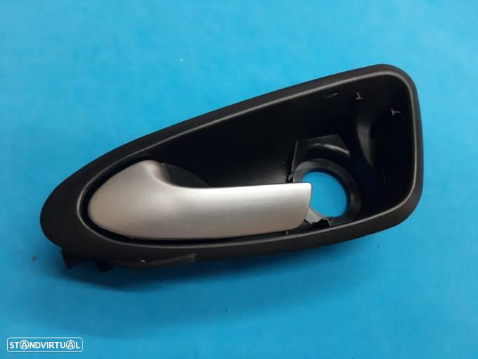 Puxador pega muleta de porta Seat Ibiza 6J   2008-2012  (cinza) NOVO - 2