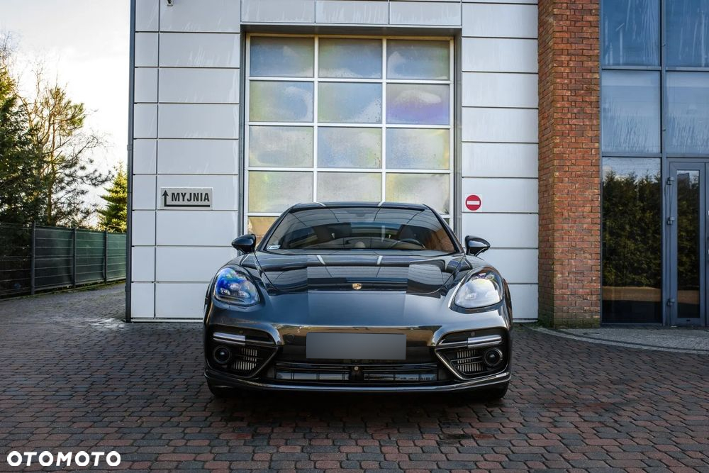 Porsche Panamera Turbo Sport Turismo - 19