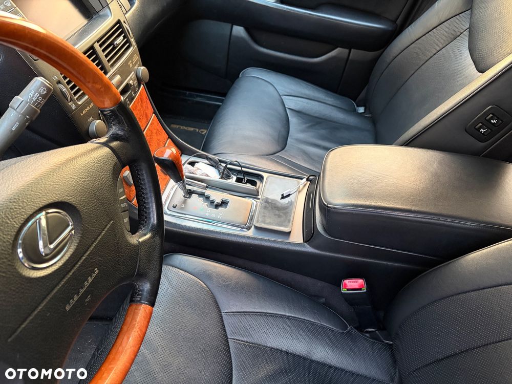 Lexus LS High Class - 13
