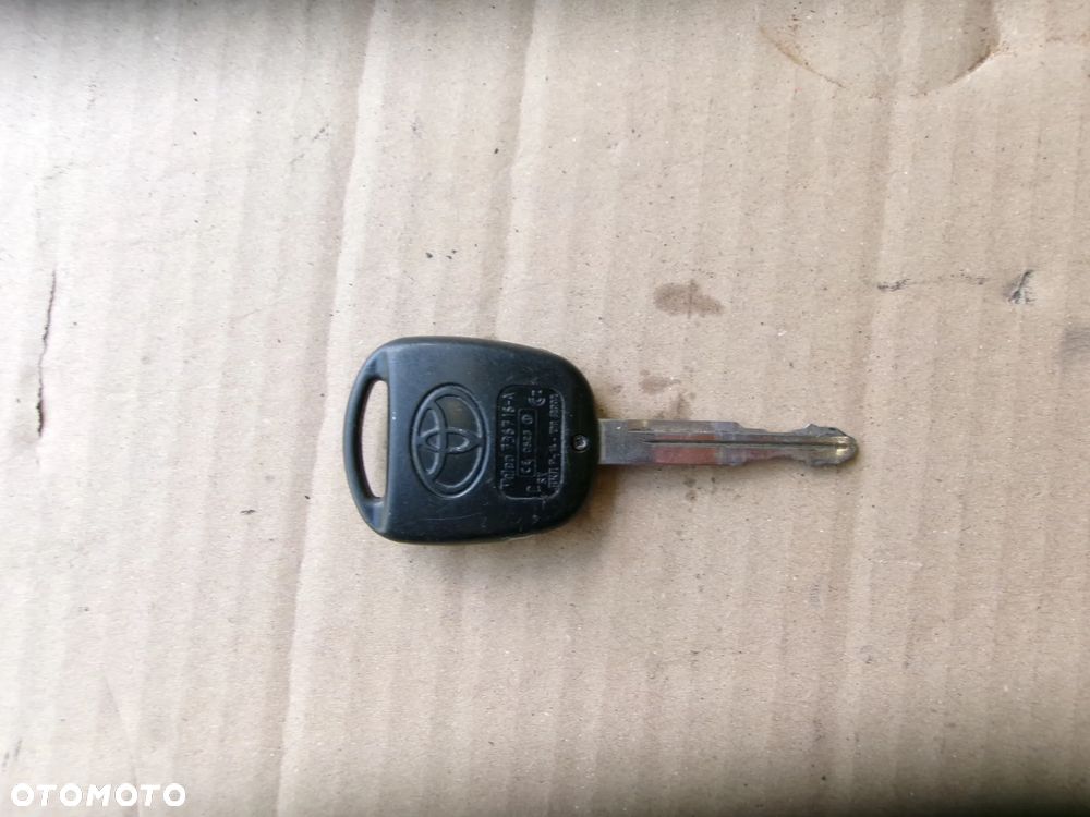 KLUCZYK TOYOTA AVENSIS T25 RAV-4 COROLLA YARIS - 2
