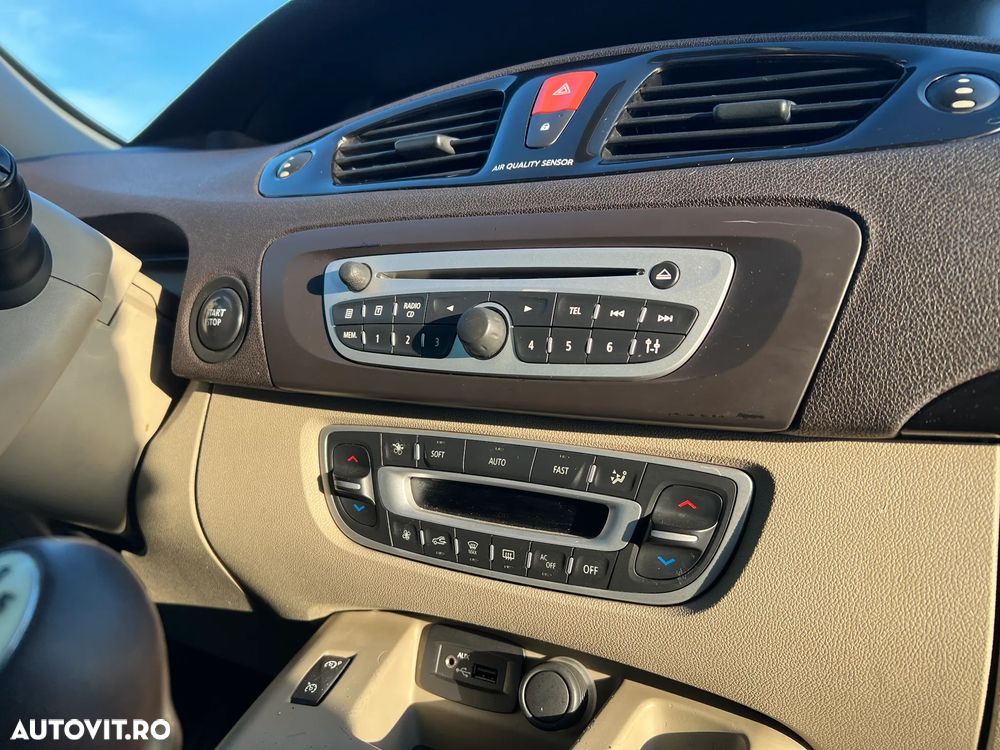 Renault Scenic 1.9dCi Privilege - 12