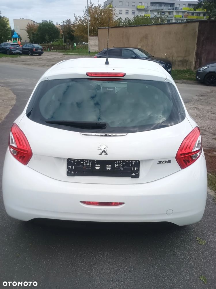 Peugeot 208 - 6