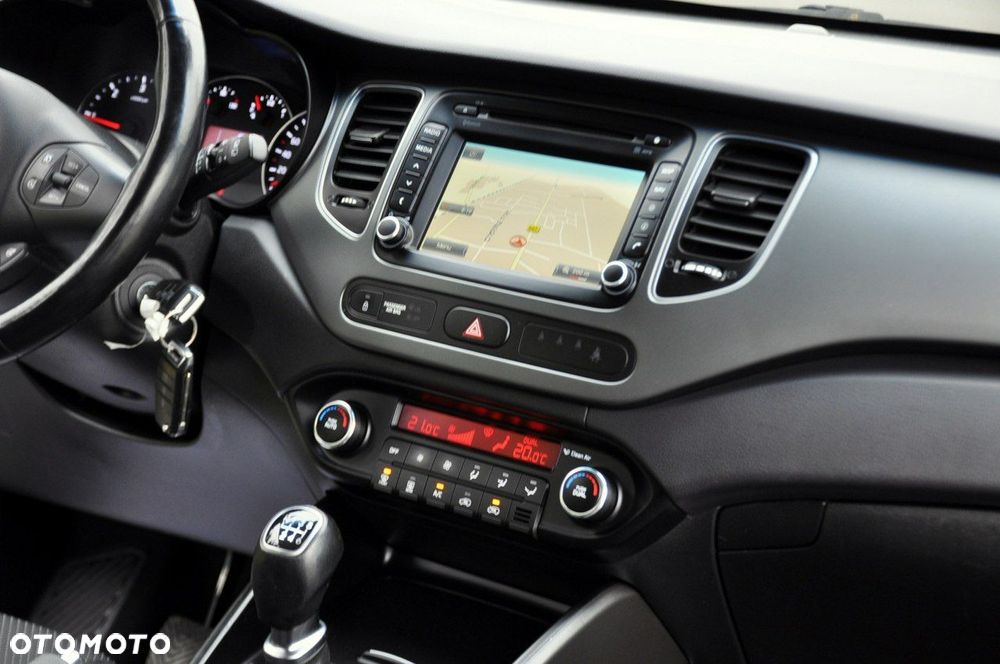 Kia Carens - 27