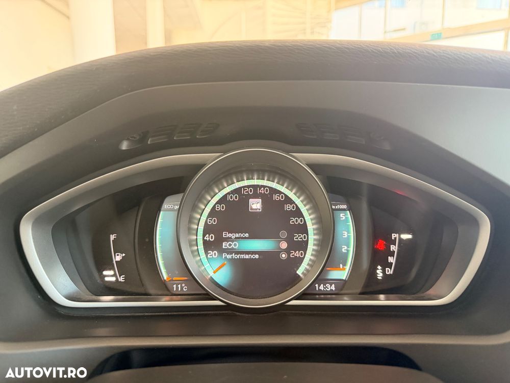 Volvo V40 D3 Geartronic Momentum - 12