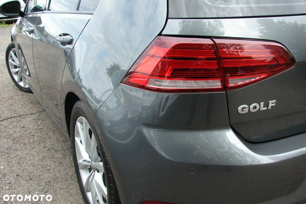 Volkswagen Golf - 10