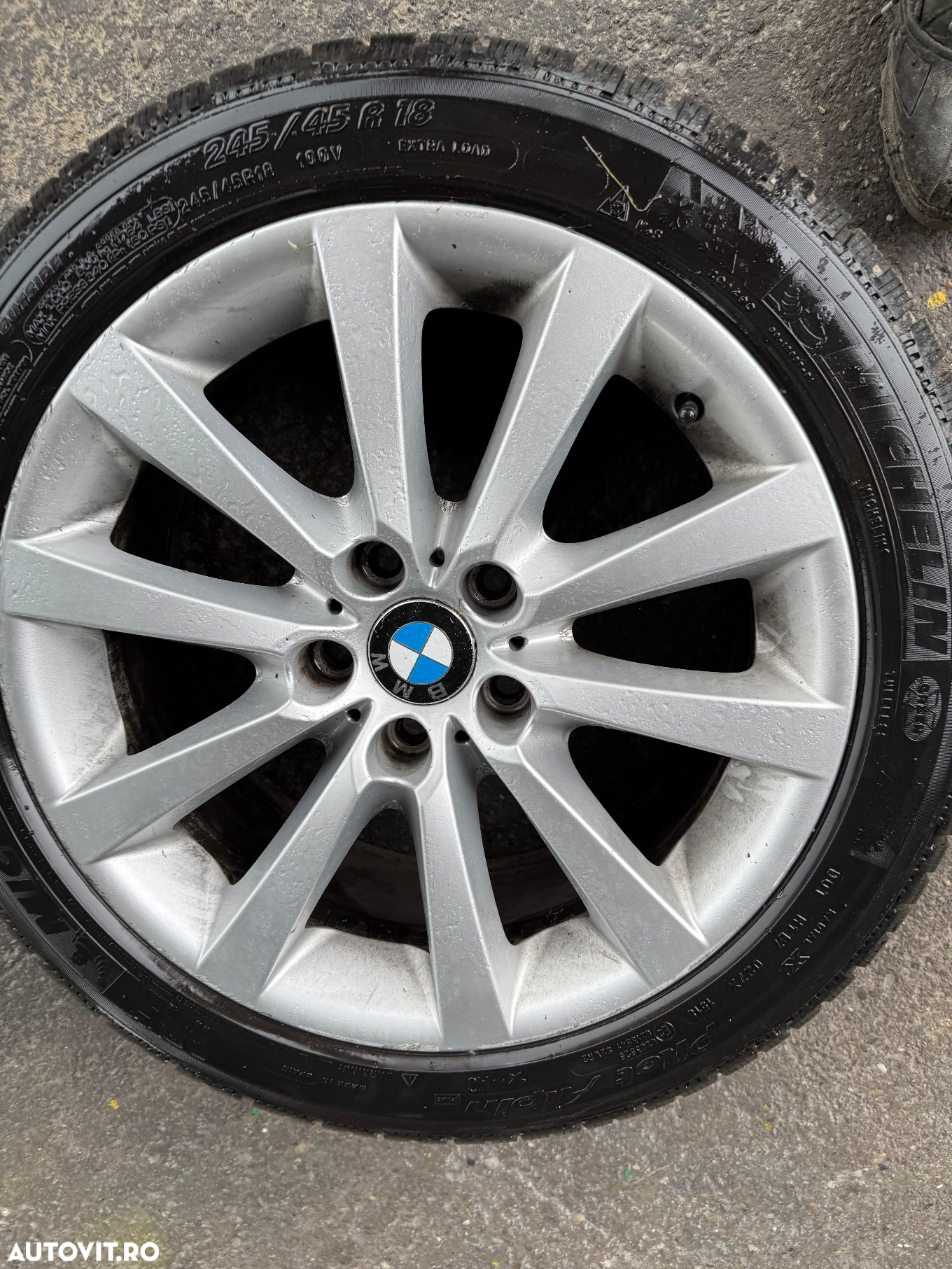 Vând jantă roată completă cu anvelopă 245 45 R18 style 328 R18 originală BMW Janta aliaj usor - V-Spoke 328 - Argintiu (Silver) - 8Jx18 ET:30 - BMW Seria 5 F10 F11, Seria 6 F06 F12 F13 - 3