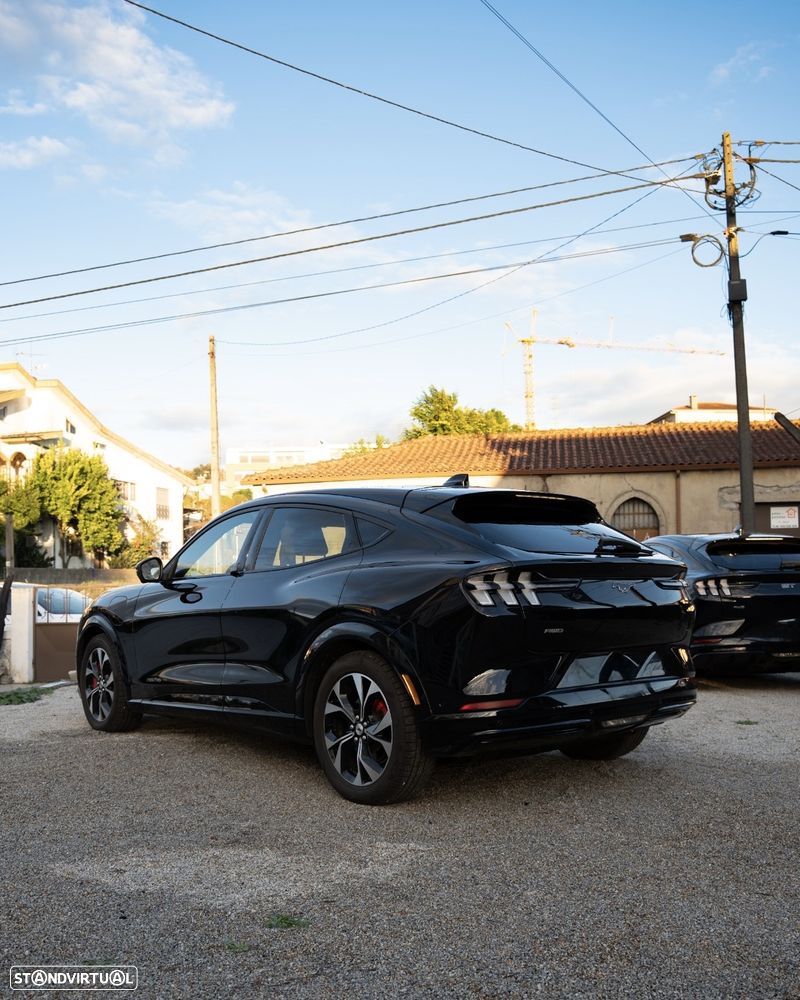 Ford Mustang Mach-E AWD PREMIUM - 4