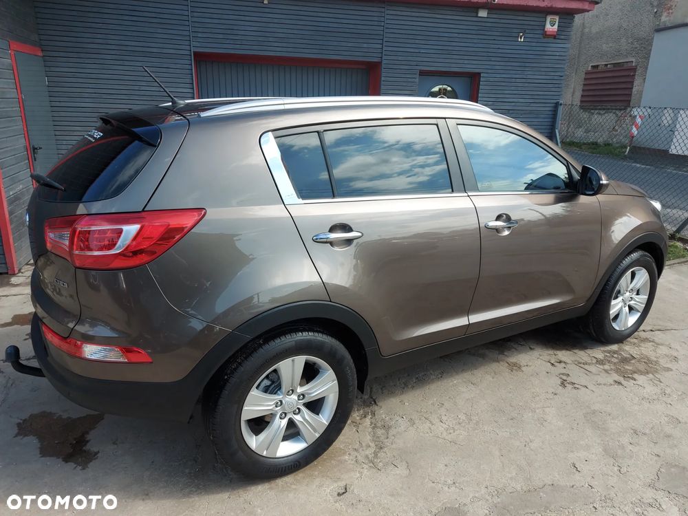 Kia Sportage 2.0 CRDI 4WD Dream-Team Edition - 12