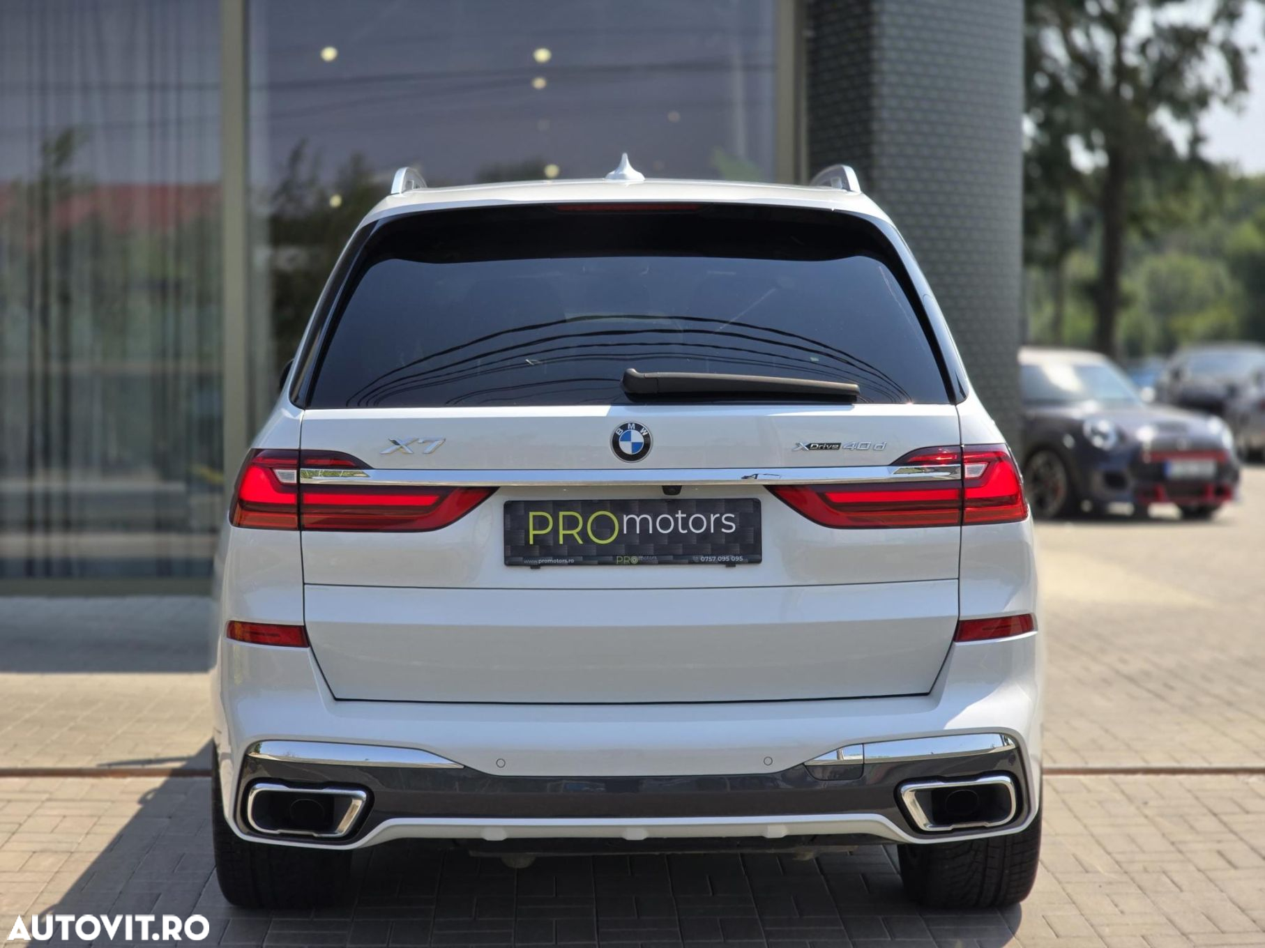 BMW X7 - 7