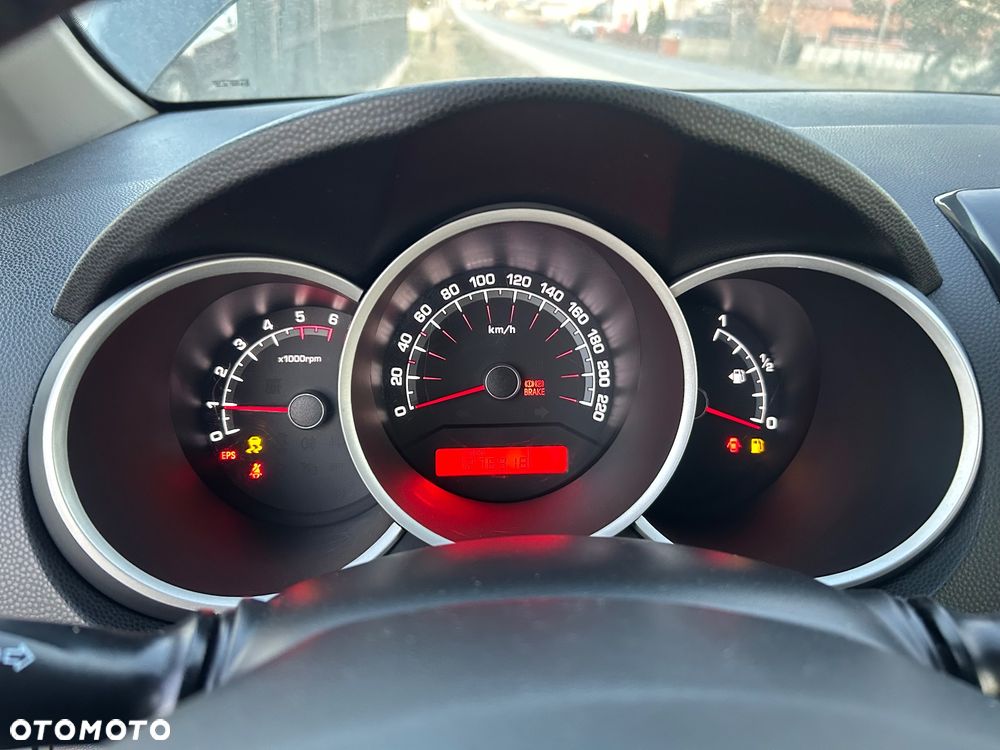 Kia Venga - 9