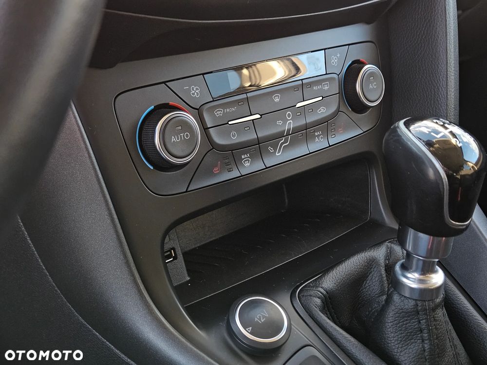 Ford Focus 1.5 TDCi SYNC Edition - 10