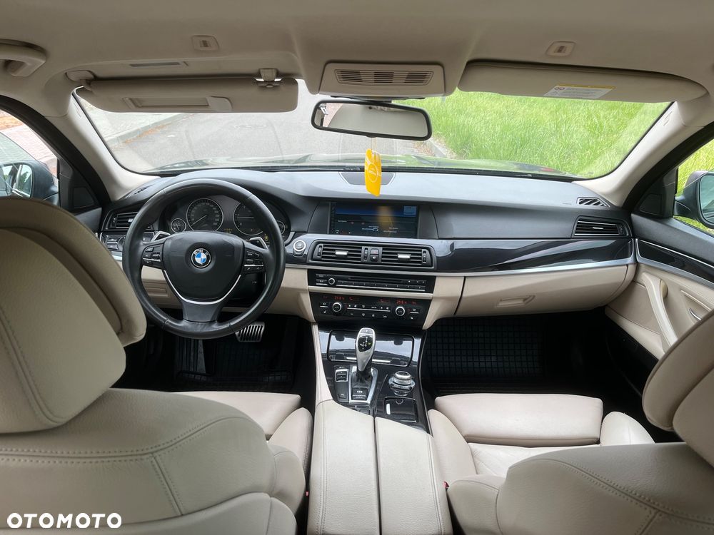 BMW Seria 5 525d - 16