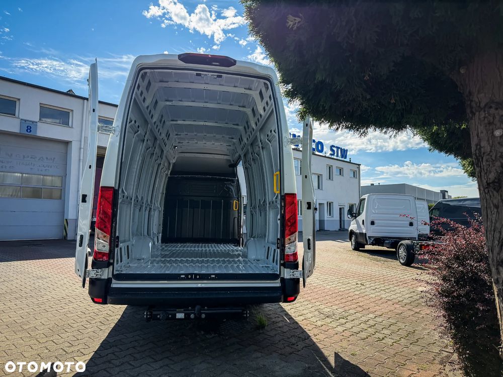 Iveco Daily 35S18HA8 V 3.0 Diesel 180 KM AT8 ZF L4H3 - 18