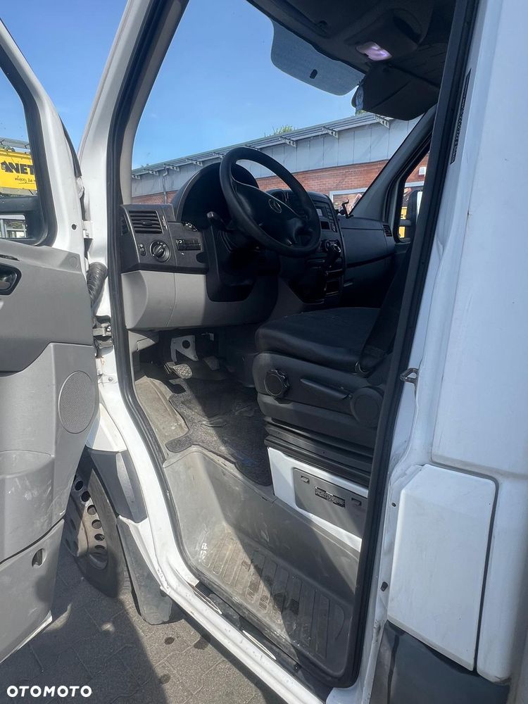 Mercedes-Benz Sprinter 906.211 - 7
