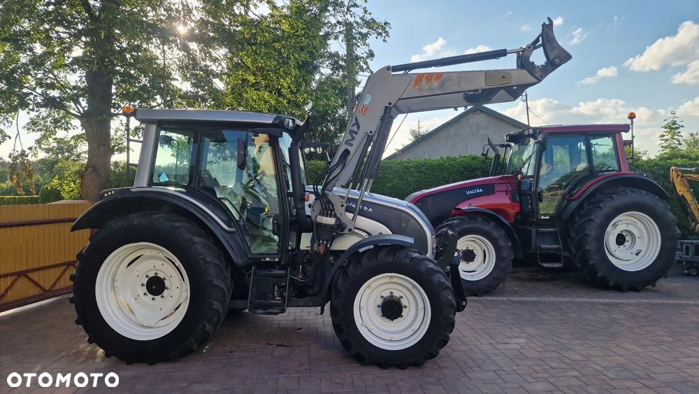 Valtra N121 HiTech, 130 koni, SISU 4cyl TURBO INTECOOLER, 141, 111, 101 - 1