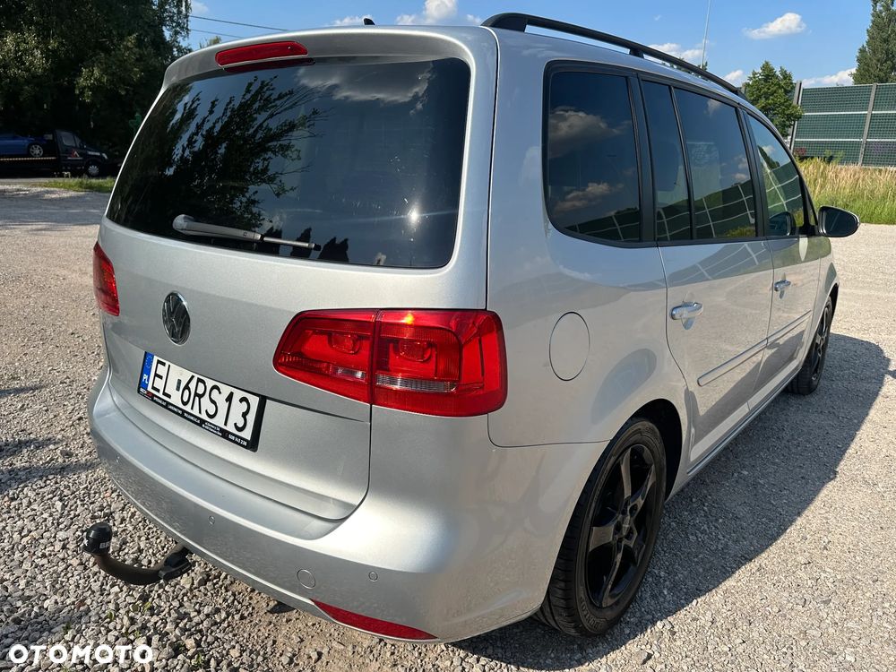 Volkswagen Touran - 10