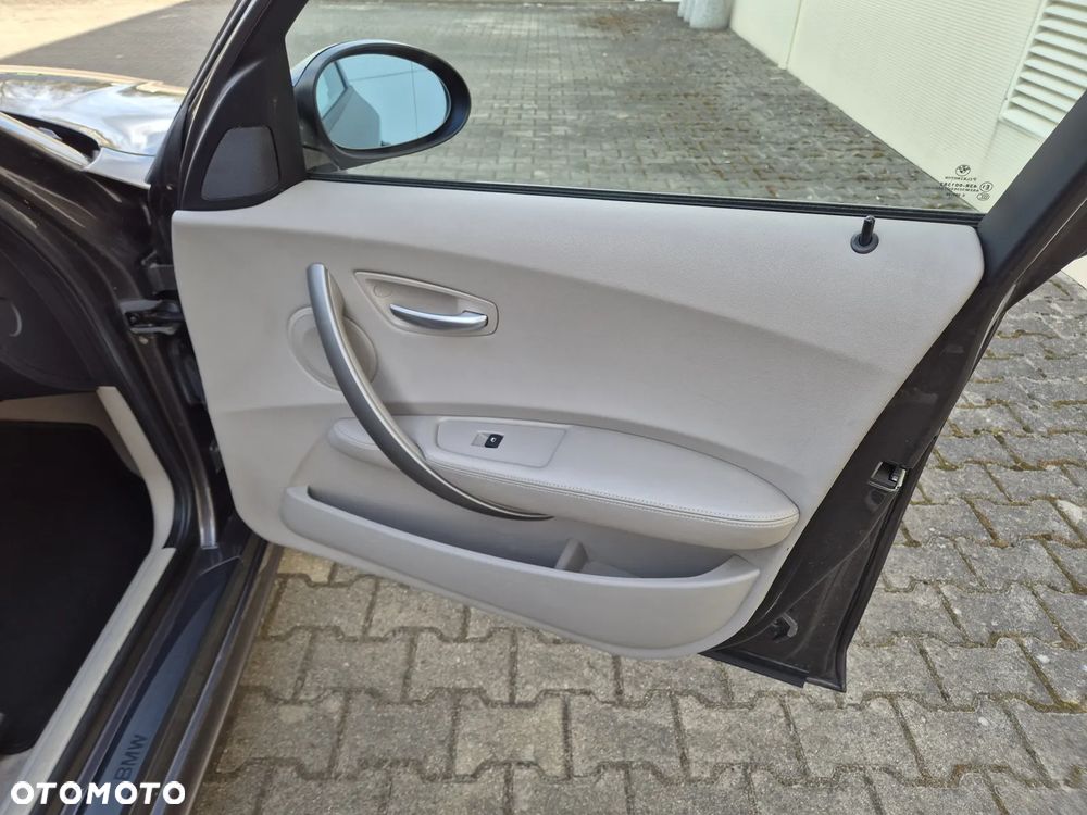 BMW Seria 1 116i - 26