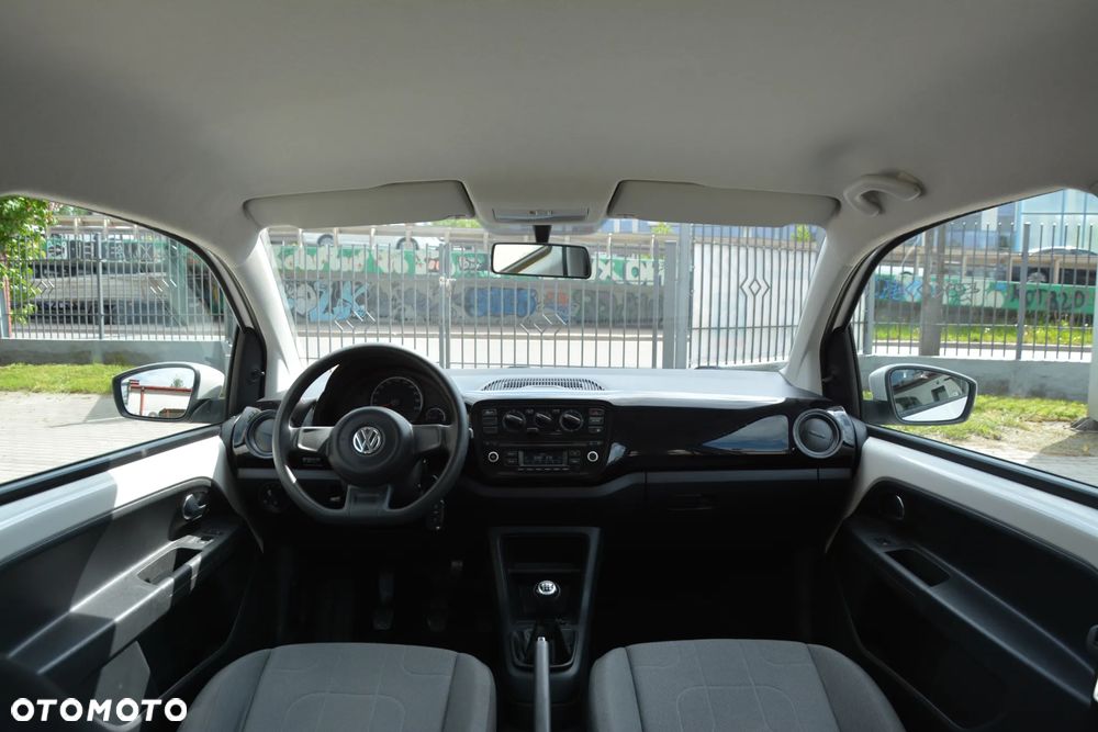 Volkswagen up! (BlueMotion Technology) move - 9