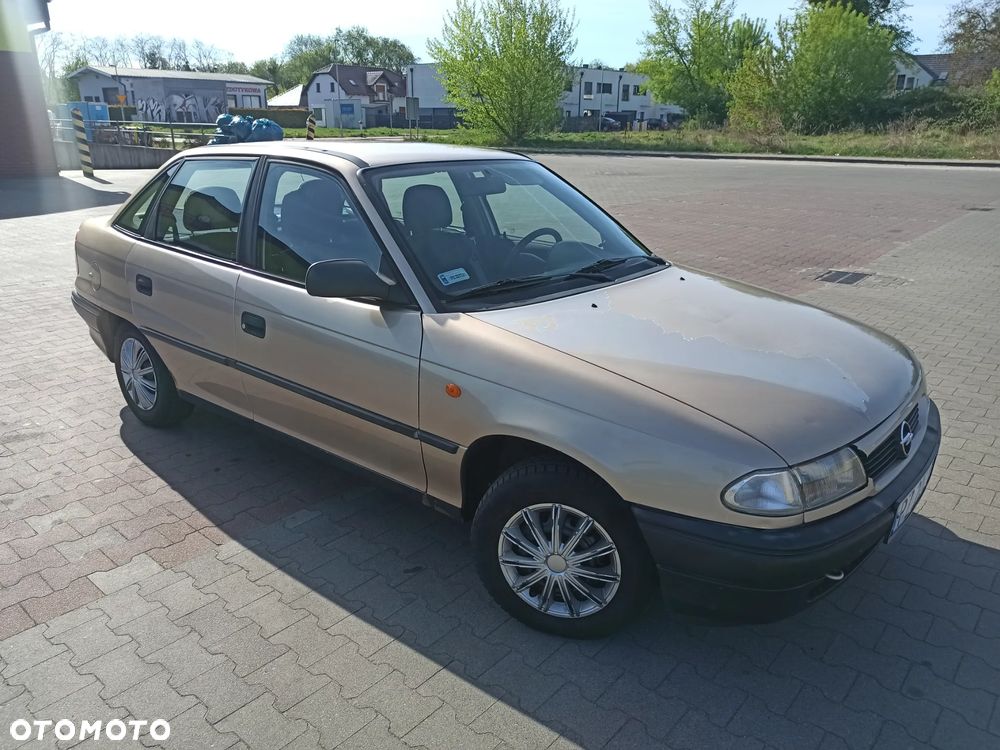 Opel Astra 1.4 Base - 3