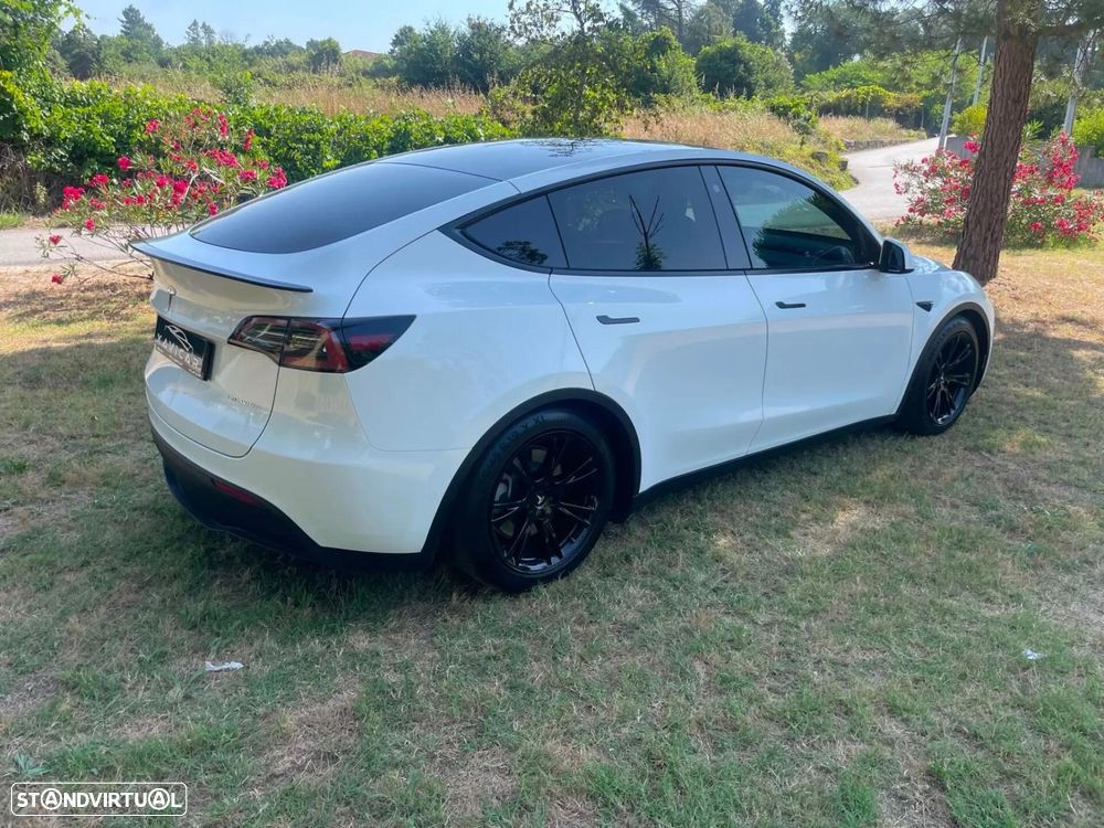 Tesla Model Y Long Range Dual Motor AWD — fotografia 7