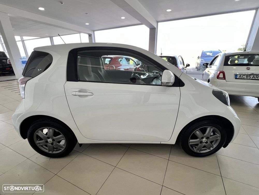 Toyota iQ 1.0 VVT-i 2 MultiDrive - 17