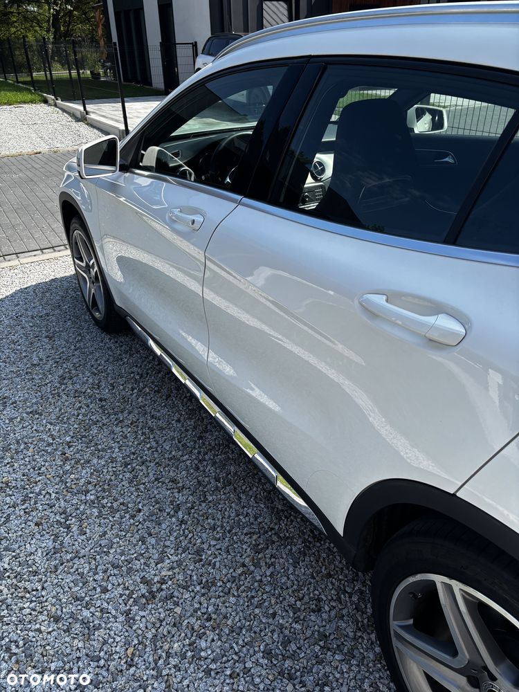 Mercedes-Benz GLA 200 7G-DCT AMG Line - 3